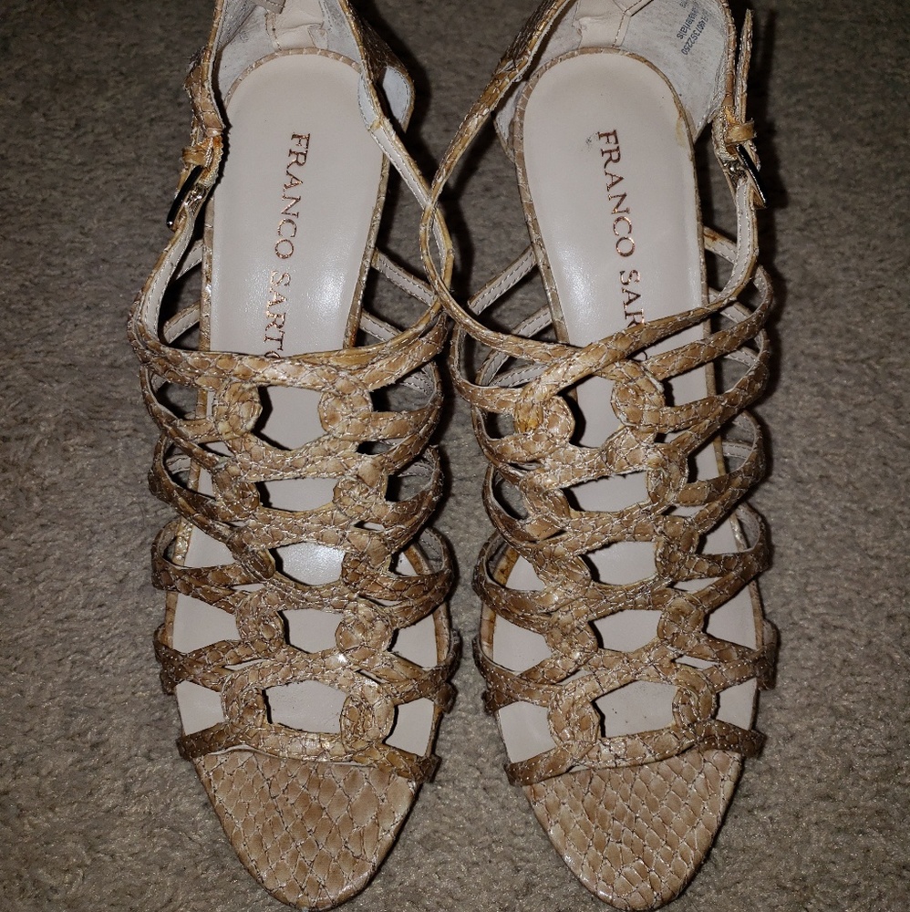 Ladies shoes